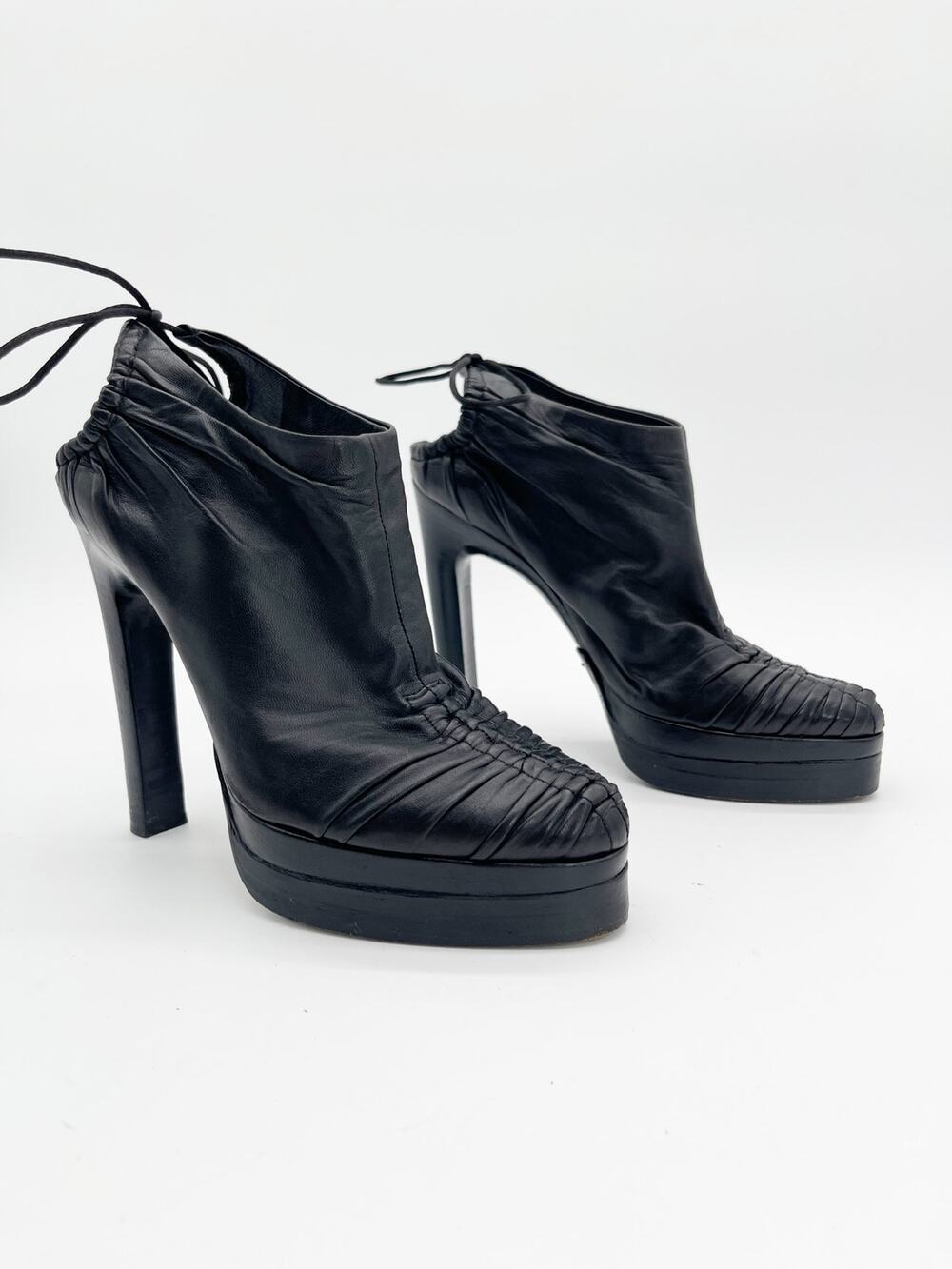 Gucci Vintage F/W 2004 Runway Tom Ford Black Leather Corset Booties Heels US 6